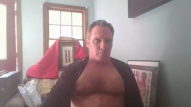 Snapshot of HunkofRock chatting on 05.13.26 HunkofRock online show from 05.13.26