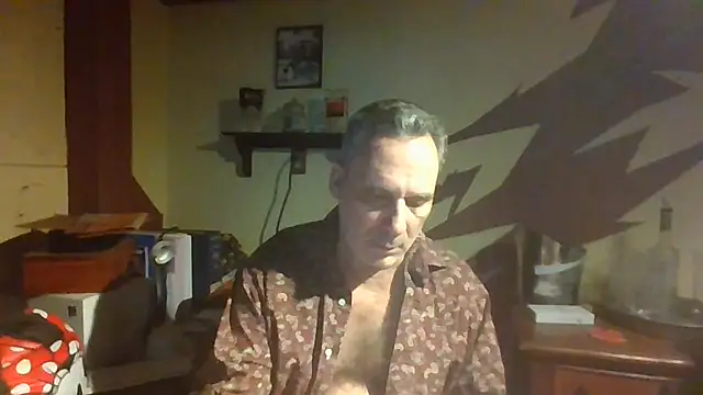 Snapshot of HunkofRock chatting on 06.29.26 HunkofRock online show from 06.29.26