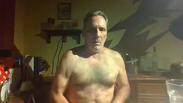 Snapshot of HunkofRock chatting on 07.23.26 HunkofRock online show from 07.23.26