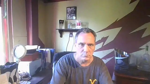 Snapshot of HunkofRock chatting on 07.31.26 HunkofRock online show from 07.31.26