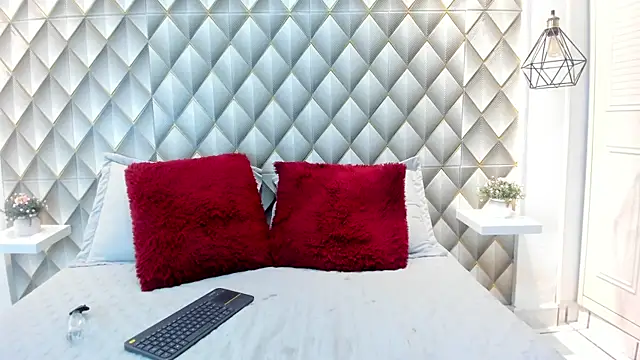 Hanna Kupper online show from 03.11.25