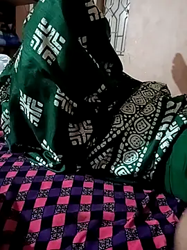 Snapshot of adp-007 chatting on 03.08.25 adp-007 online show from 03.08.25