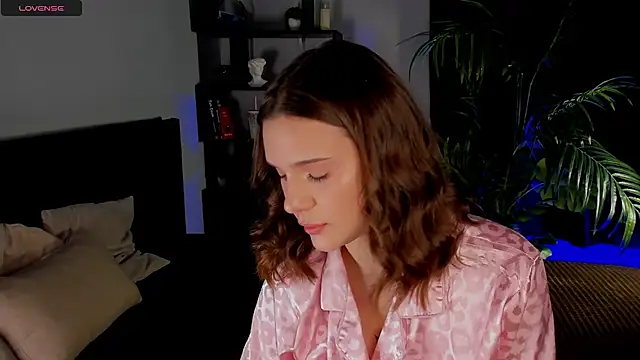 LisaBaillea online show from 03.05.25