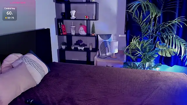 LisaBaillea online show from 03.06.25