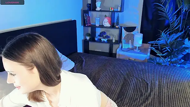 LisaBaillea online show from 03.12.25