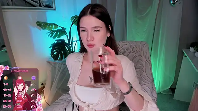 LisaBaillea online show from 09.19.25