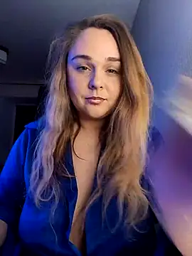 Juicy PeachLux online show from 10.28.25