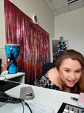 Juicy PeachLux online show from 12.04.25