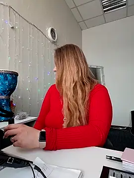 Snapshot of Juicy_PeachLux chatting on 02.01.26 Juicy PeachLux online show from 02.01.26