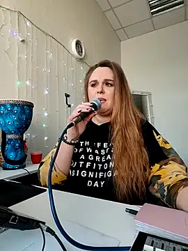 Snapshot of Juicy_PeachLux chatting on 02.13.26 Juicy PeachLux online show from 02.13.26