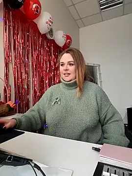 Snapshot of Juicy_PeachLux chatting on 02.25.26 Juicy PeachLux online show from 02.25.26