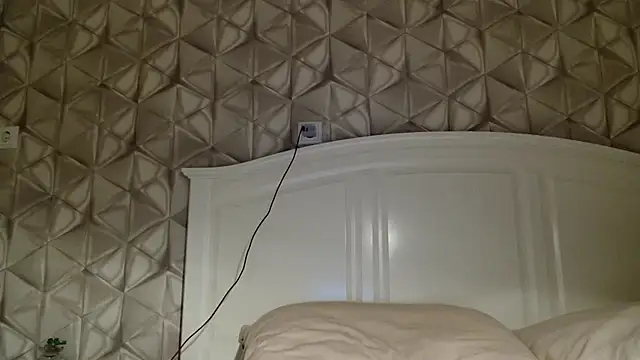 Snapshot of Saysay-7 chatting on 11.15.25 Saysay-7 online show from 11.15.25