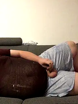 Snapshot of Derbaer1990 chatting on 11.11.25 Derbaer1990 online show from 11.11.25