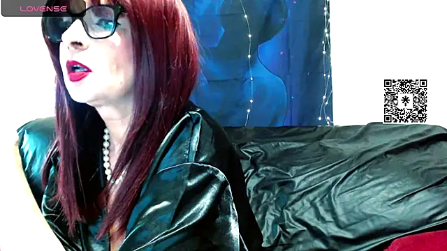 Snapshot of AnoukCavin chatting on 06.19.26 AnoukCavin online show from 06.19.26