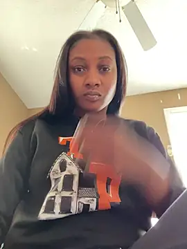 Snapshot of Dymmmm chatting on 03.11.25 Dymmmm online show from 03.11.25