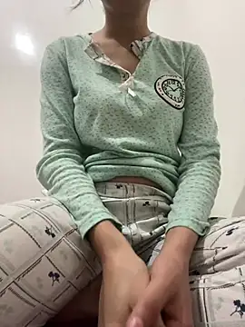 saraaxx1 online show from 05.01.26