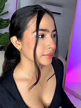 Snapshot of _Emily_Thompson_ chatting on 10.16.25 Emily Thompson online show from 10.16.25