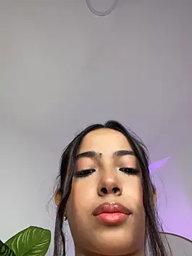 Snapshot of _Emily_Thompson_ chatting on 10.19.25 Emily Thompson online show from 10.19.25