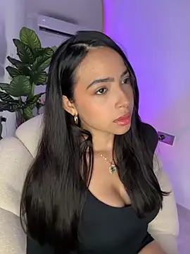 Snapshot of _Emily_Thompson_ chatting on 10.25.25 Emily Thompson online show from 10.25.25