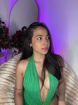 Snapshot of _Emily_Thompson_ chatting on 11.12.25 Emily Thompson online show from 11.12.25