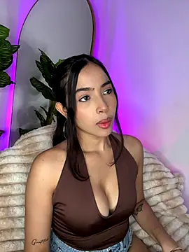 Snapshot of _Emily_Thompson_ chatting on 11.16.25 Emily Thompson online show from 11.16.25