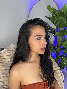 Snapshot of _Emily_Thompson_ chatting on 06.17.26 Emily Thompson online show from 06.17.26