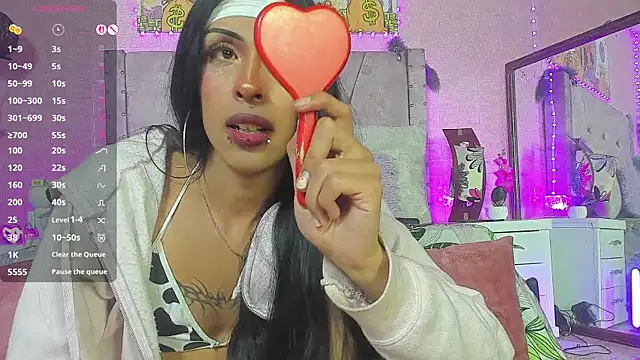 Snapshot of verodaza chatting on 10.16.25 verodaza online show from 10.16.25