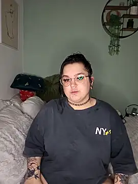 Saucy-Serenity online show from 02.21.26