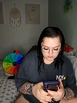 Saucy-Serenity online show from 04.04.26