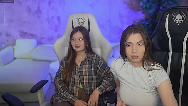 Snapshot of Billie054 chatting on 10.08.25 Billie054 online show from 10.08.25