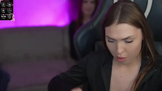 Snapshot of Billie054 chatting on 10.21.25 Billie054 online show from 10.21.25