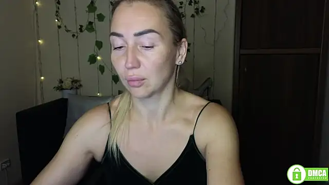 Kiss julli88I online show from 10.11.25