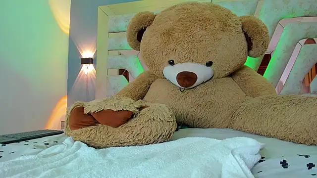 MaddyCrofft online show from 03.17.25