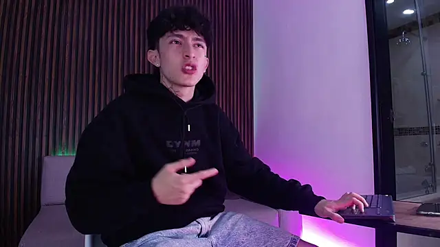 troy rouge online show from 11.04.25