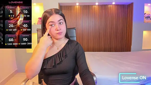 Snapshot of ZaraBlaze5 chatting on 09.09.25 ZaraBlaze5 online show from 09.09.25