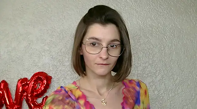 Snapshot of luna_Gharming chatting on 03.07.25 luna Gharming online show from 03.07.25