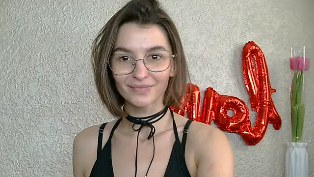 Snapshot of luna_Gharming chatting on 03.08.25 luna Gharming online show from 03.08.25