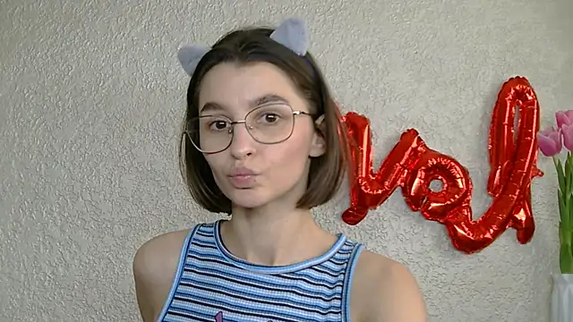 Snapshot of luna_Gharming chatting on 03.09.25 luna Gharming online show from 03.09.25