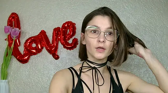 Snapshot of luna_Gharming chatting on 03.12.25 luna Gharming online show from 03.12.25