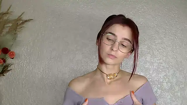 Snapshot of luna_Gharming chatting on 11.08.25 luna Gharming online show from 11.08.25