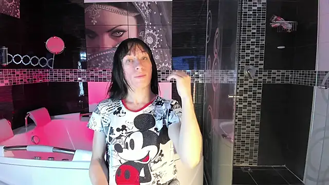 Small Hot19 online show from 10.15.25