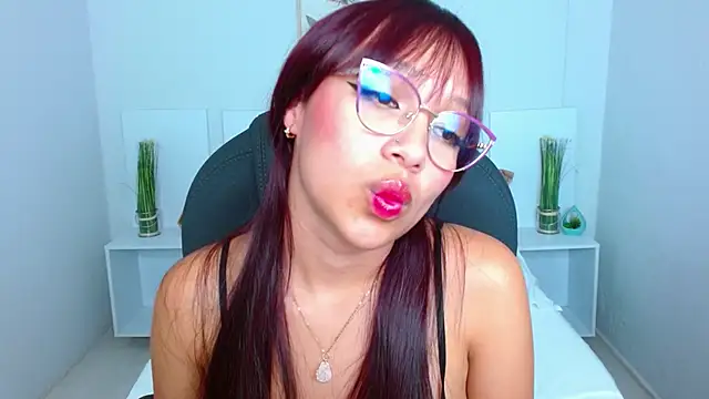 Snapshot of sharon_rosse__ chatting on 03.18.25 sharon rosse online show from 03.18.25