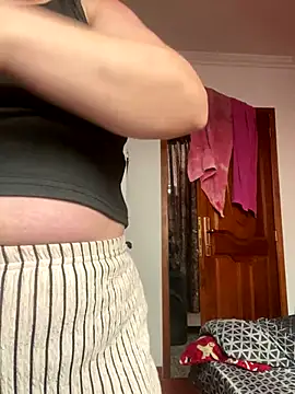 Snapshot of Luna-nevada chatting on 11.25.25 Luna-nevada online show from 11.25.25