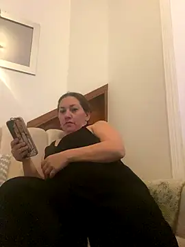 Snapshot of Luna-nevada chatting on 12.15.25 Luna-nevada online show from 12.15.25