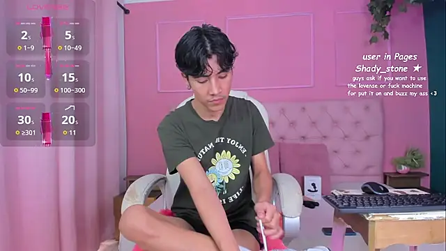 Snapshot of SHADY_STONE chatting on 09.30.25 SHADY STONE online show from 09.30.25