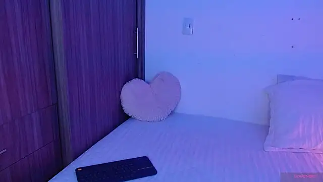 Oliviargf online show from 11.29.25