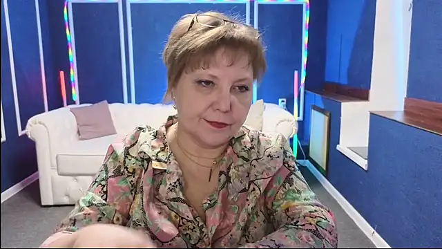 Kira Kenet online show from 03.19.25