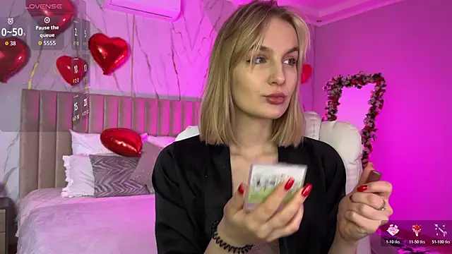  Vikky Moon  online show from 03.04.26