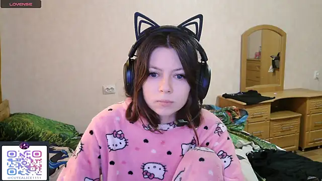 Snapshot of RendyDow chatting on 10.02.25 RendyDow online show from 10.02.25