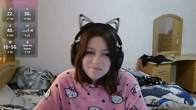 Snapshot of RendyDow chatting on 10.03.25 RendyDow online show from 10.03.25